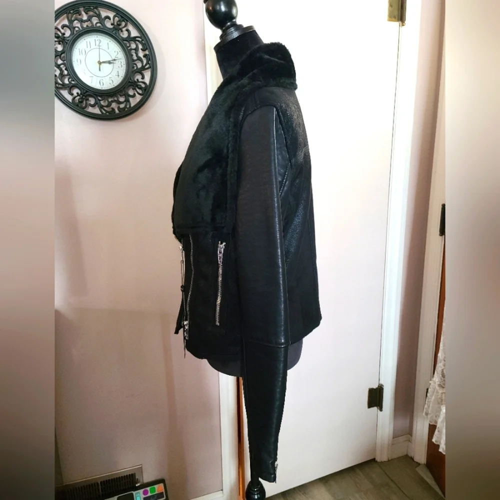 🖤BlankNYC Vegan Leather Faux Fur Biker Jacket NWT - Picture 3 of 13